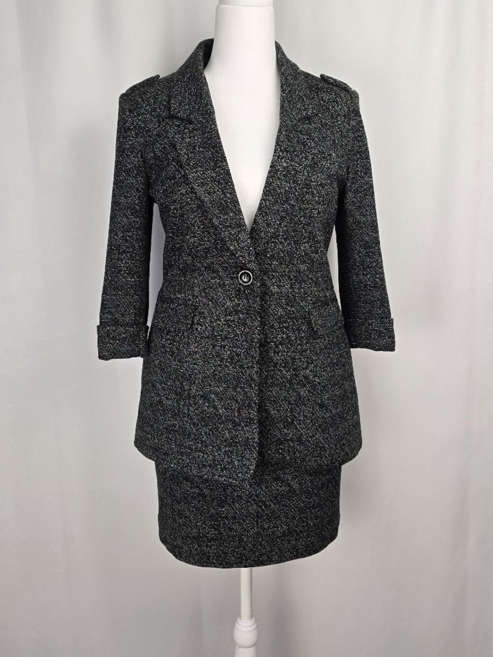 Le Château Charcoal Suit Set – Tailored 2‑Piece - Jacket Large and Skirt 15/16